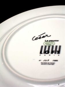 Artist's plate: César, view of the signature and number on the back