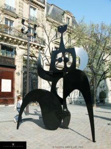 La Marathonienne de Philippe Hiquily à Saint-Germain-des-Près à Paris