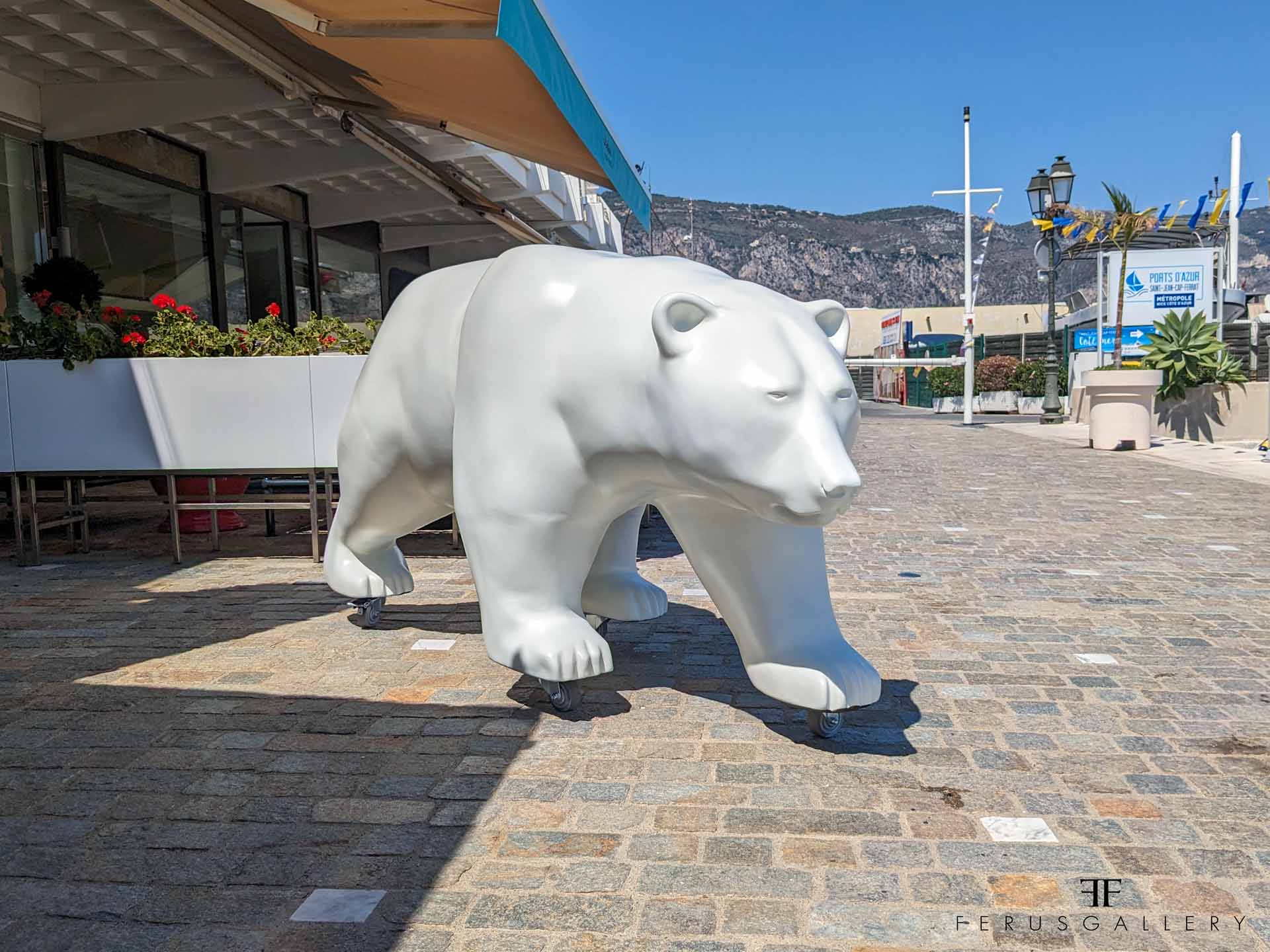 Grand Ours, une sculpture de Thierry Bisch