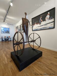 L'Aurige de Philippe Hiquily, présentée à la Ferus Gallery de Saint-Jean-Cap-Ferrat, France.