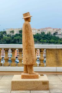 FOLON (1934-2005)
UN HOMME, 2000
N° EA I/I
168 x 52 x 43 cm
TRAVERTIN JAUNE D’IRAN